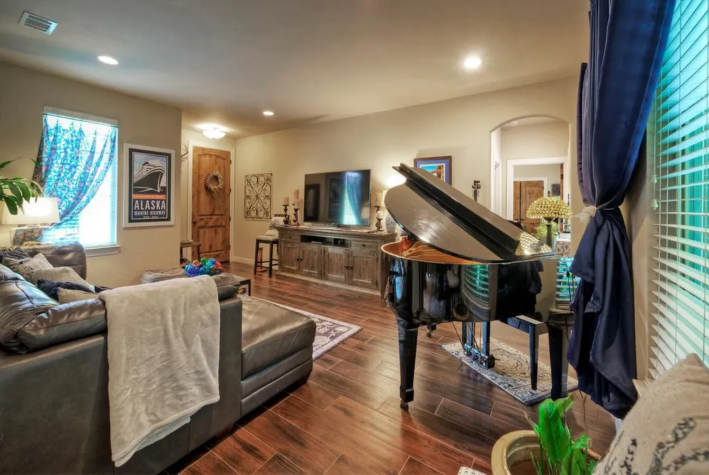 15705 Wildwood Trail Austin TX 78734
