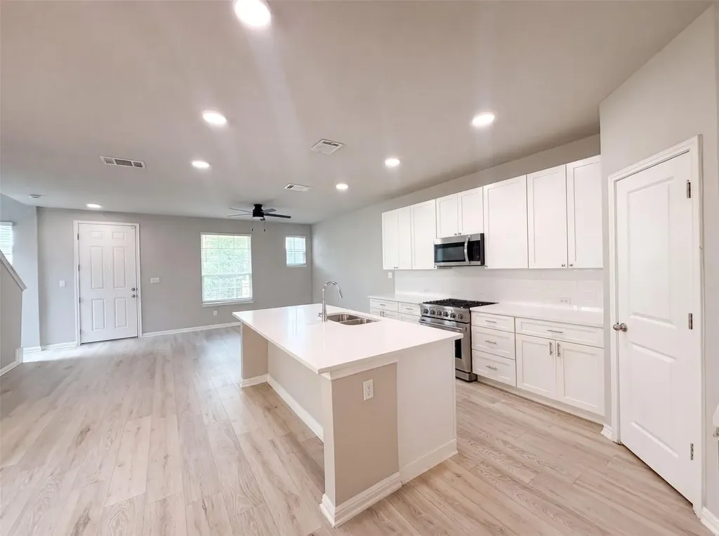 304 Lost Mine Peak Lane Dripping Springs TX 78620