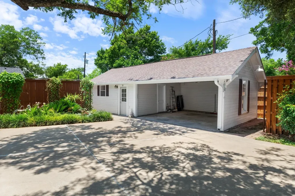 810 E University Avenue Georgetown TX 78626