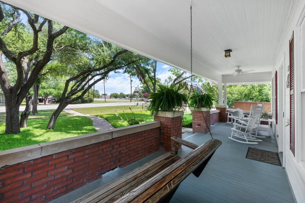810 E University Avenue Georgetown TX 78626
