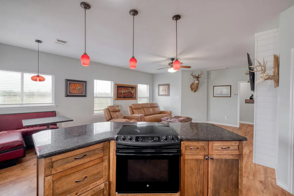 2950 County Road 484 Road Elgin TX 78621