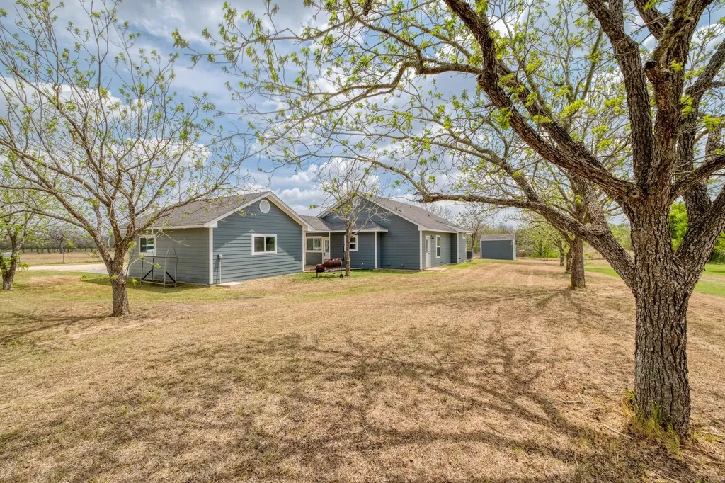2950 County Road 484 Road Elgin TX 78621