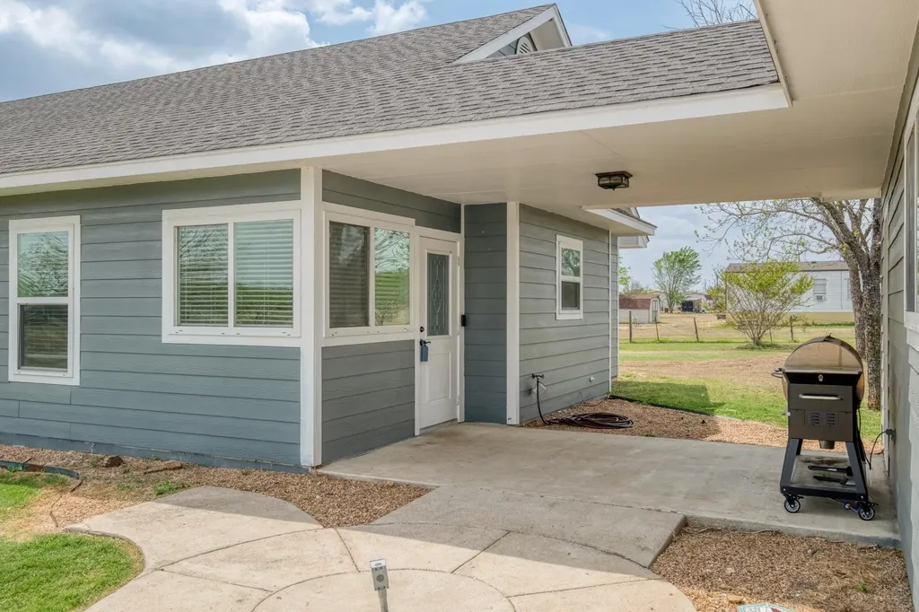 2950 County Road 484 Road Elgin TX 78621