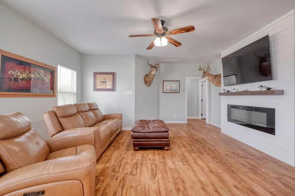 2950 County Road 484 Road Elgin TX 78621