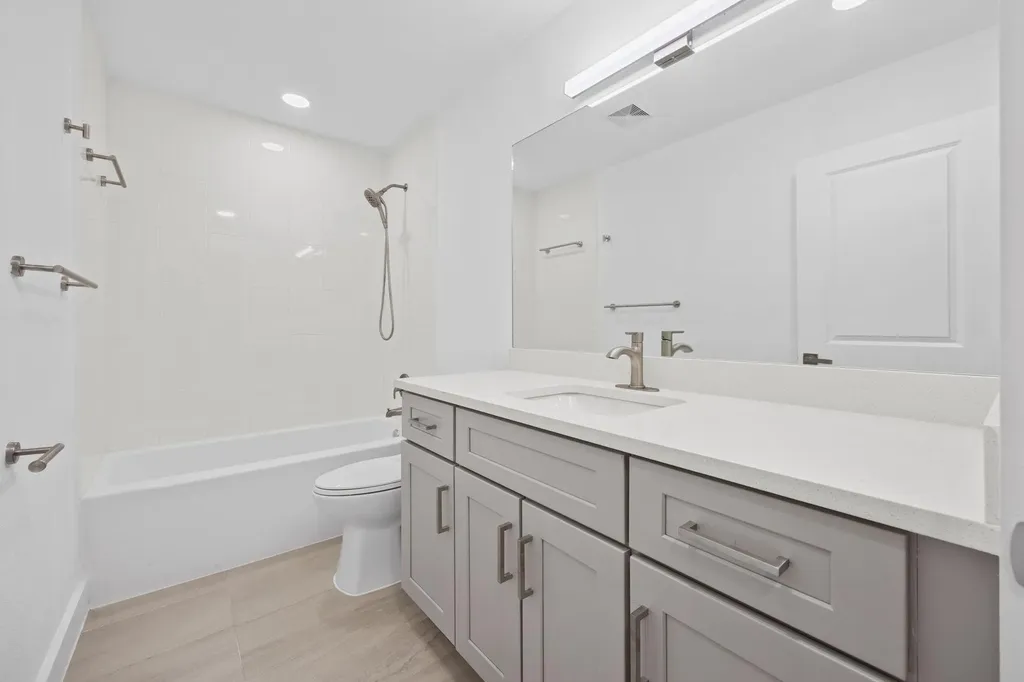 1905 Cedar Ridge Drive Austin TX 78741