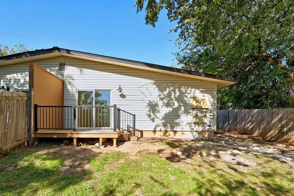 1905 Cedar Ridge Drive Austin TX 78741