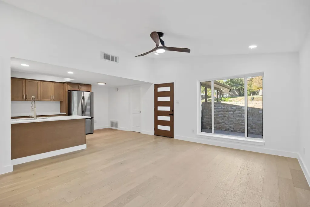 1905 Cedar Ridge Drive Austin TX 78741