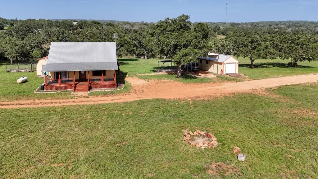 8653 N State Highway 16 Llano TX 78643