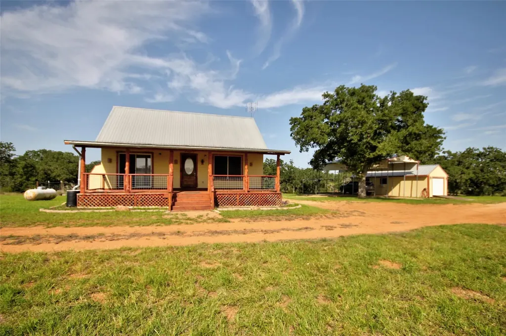 8653 N State Highway 16 Llano TX 78643