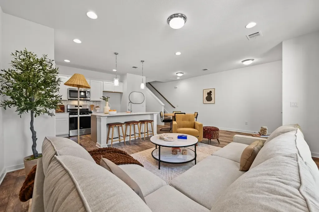 529 B Burlington Drive Buda TX 78610
