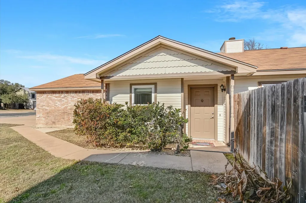 13401 Saddlebrook Trail Austin TX 78729