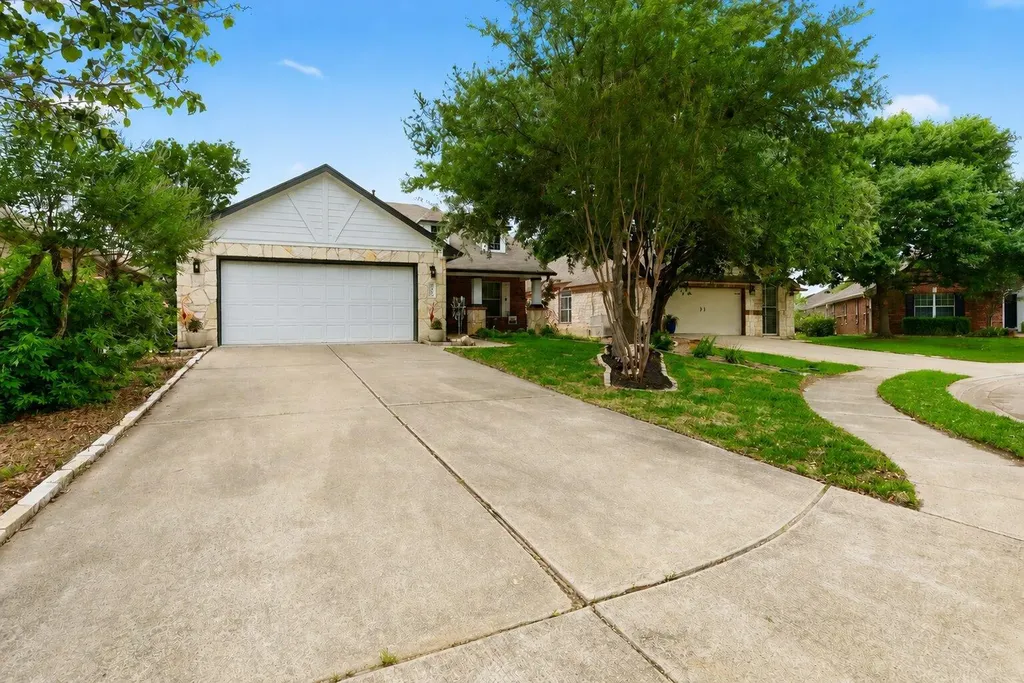 180 Mystic Shadow Lane Buda TX 78610