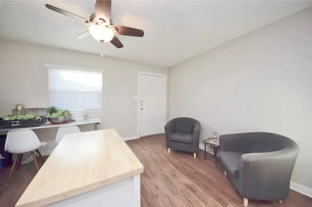 2401 Manor Road Austin TX 78722