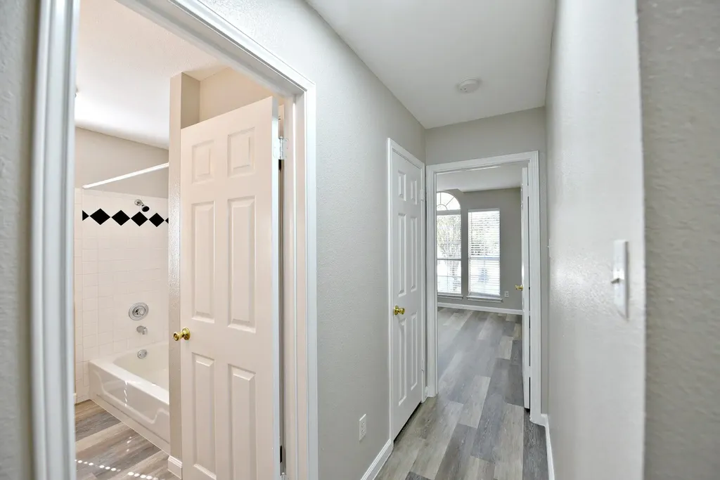 1809 Bent Oak Cove Leander TX 78641
