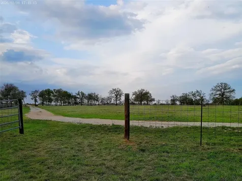1042 Los Ranchitos Road Cameron TX 76520