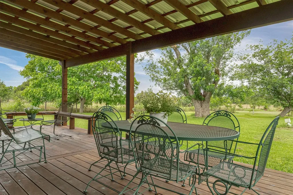 12800 Quarterhorse Drive Elgin TX 78621