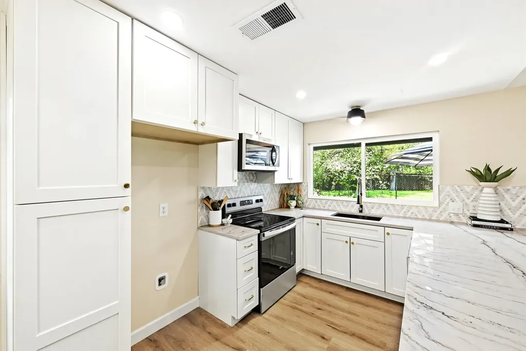 12210 Waxwing Circle Austin TX 78750