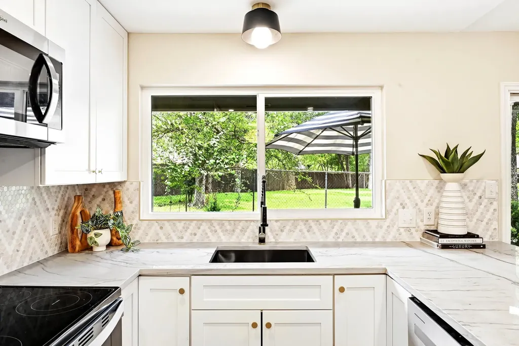 12210 Waxwing Circle Austin TX 78750