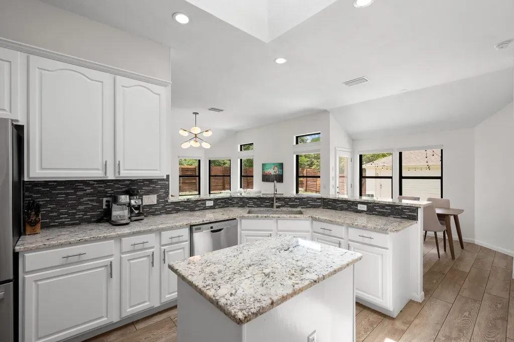 6110 Ginita Lane Austin TX 78739