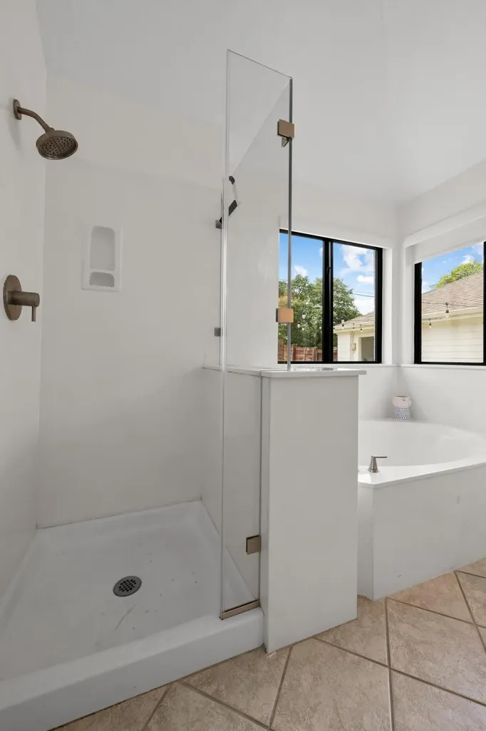 6110 Ginita Lane Austin TX 78739