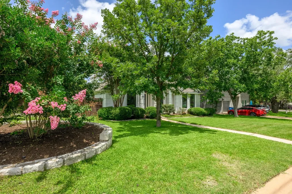 6110 Ginita Lane Austin TX 78739