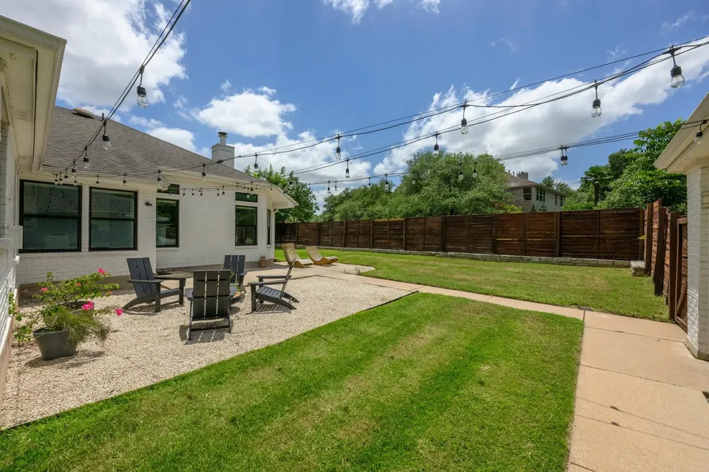 6110 Ginita Lane Austin TX 78739