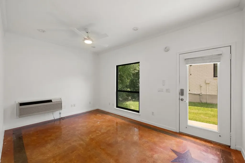 6110 Ginita Lane Austin TX 78739