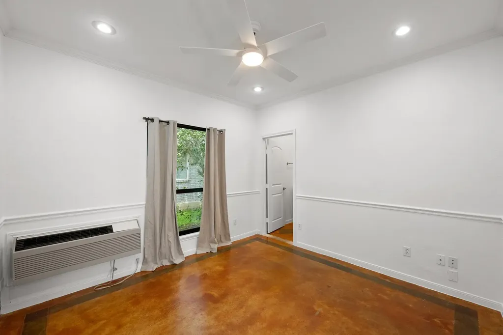 6110 Ginita Lane Austin TX 78739