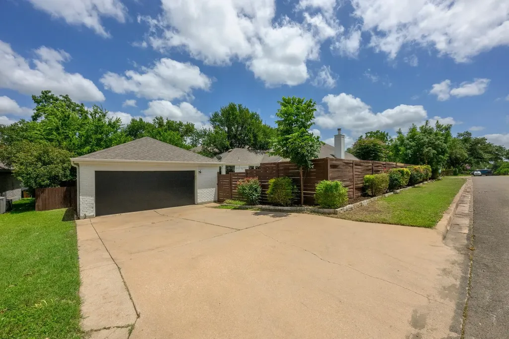 6110 Ginita Lane Austin TX 78739