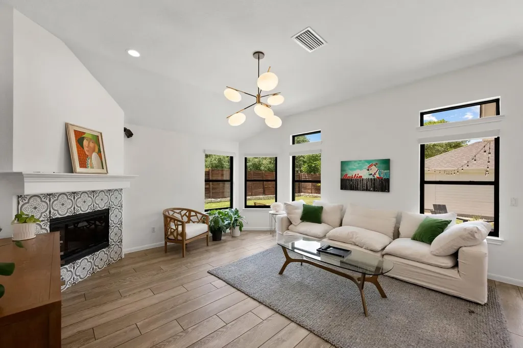 6110 Ginita Lane Austin TX 78739