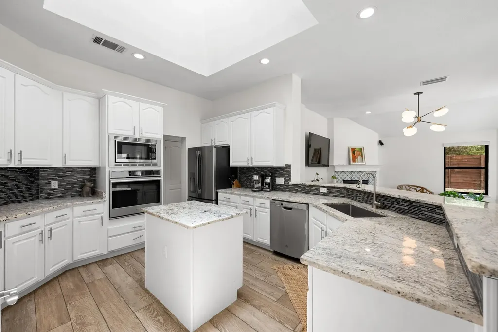 6110 Ginita Lane Austin TX 78739