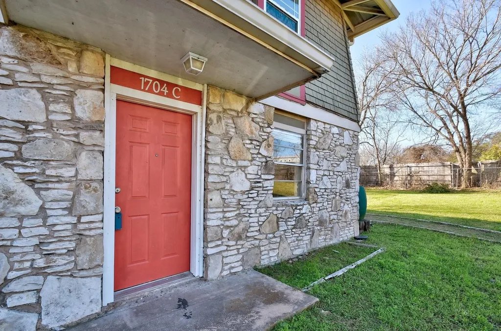 1704 E.m. Franklin Avenue Austin TX 78721