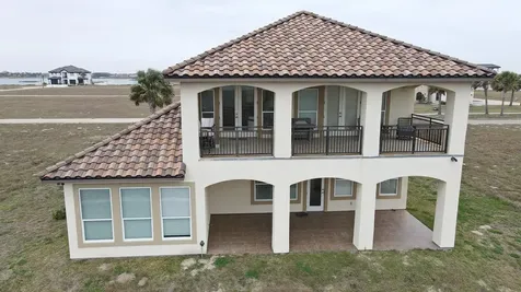 591 E Burgundy Street Port O'connor TX 77982
