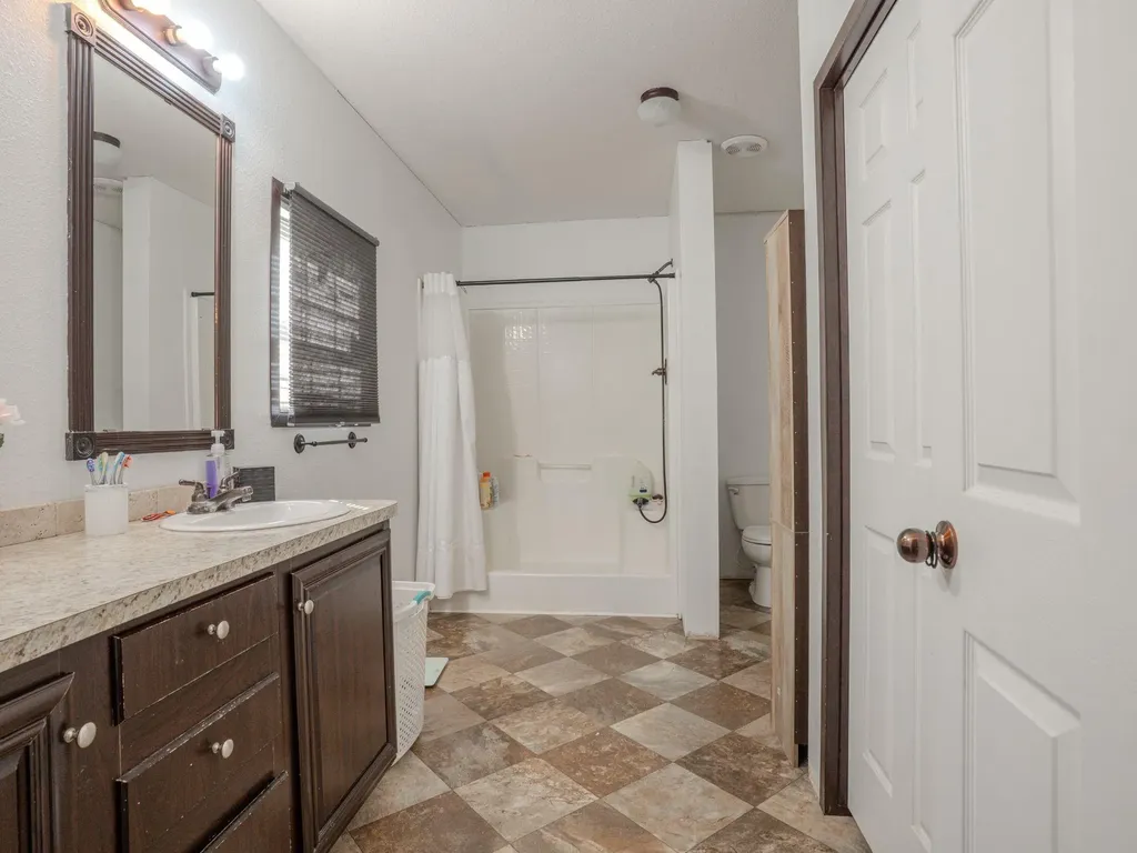 100 Northridge Lane Martindale TX 78655