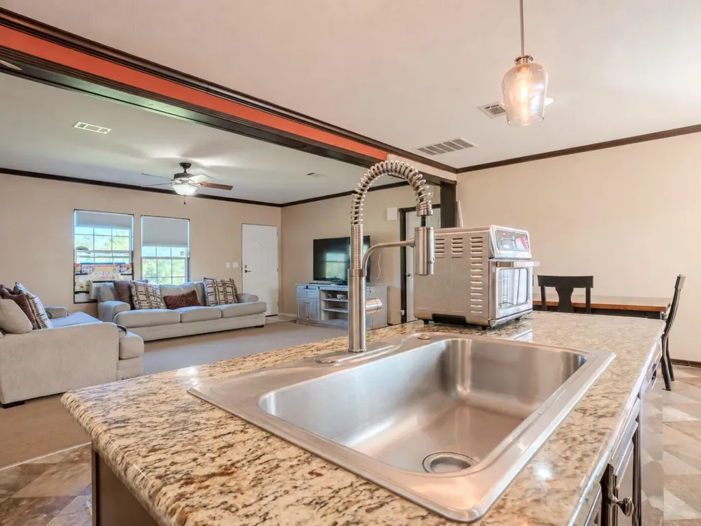 100 Northridge Lane Martindale TX 78655