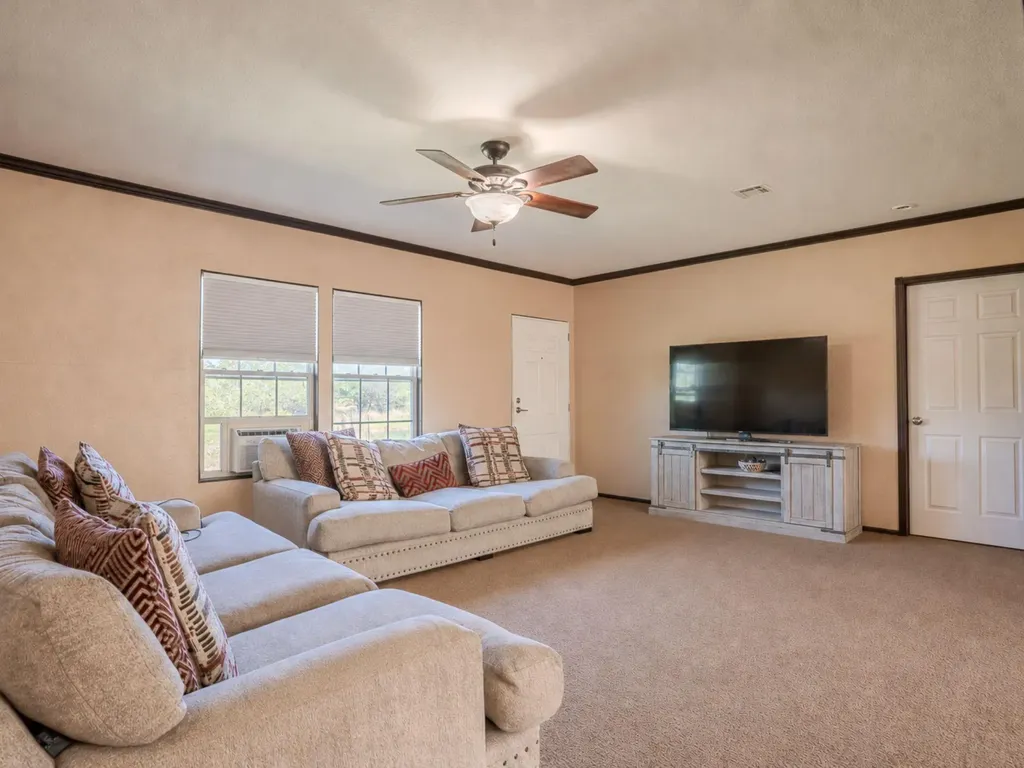 100 Northridge Lane Martindale TX 78655