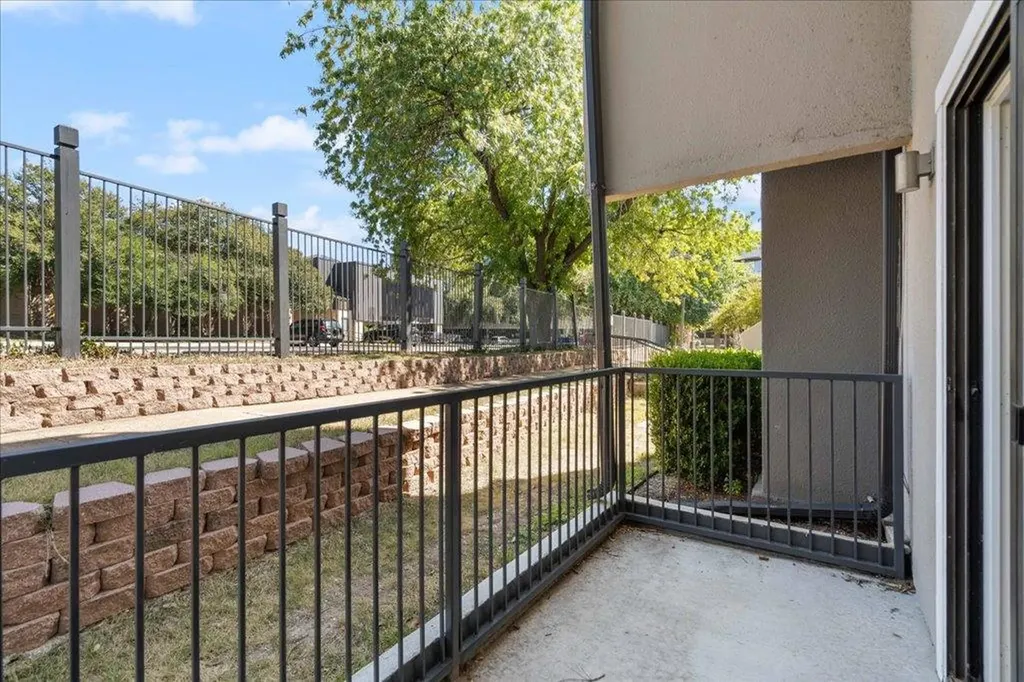 935 La Posada Drive Austin TX 78752