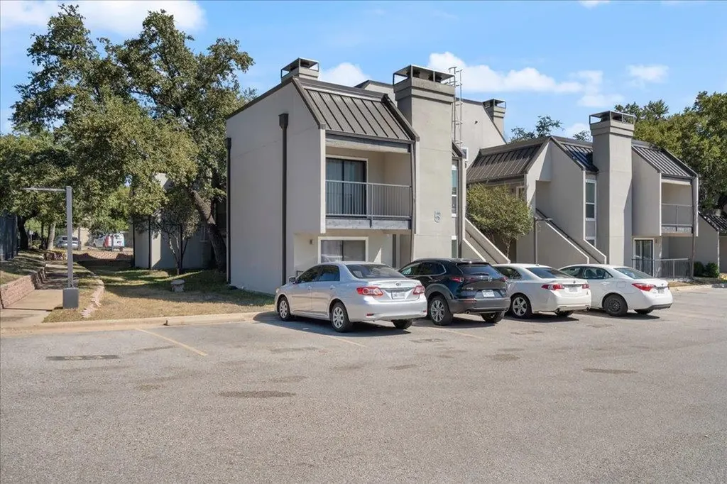 935 La Posada Drive Austin TX 78752