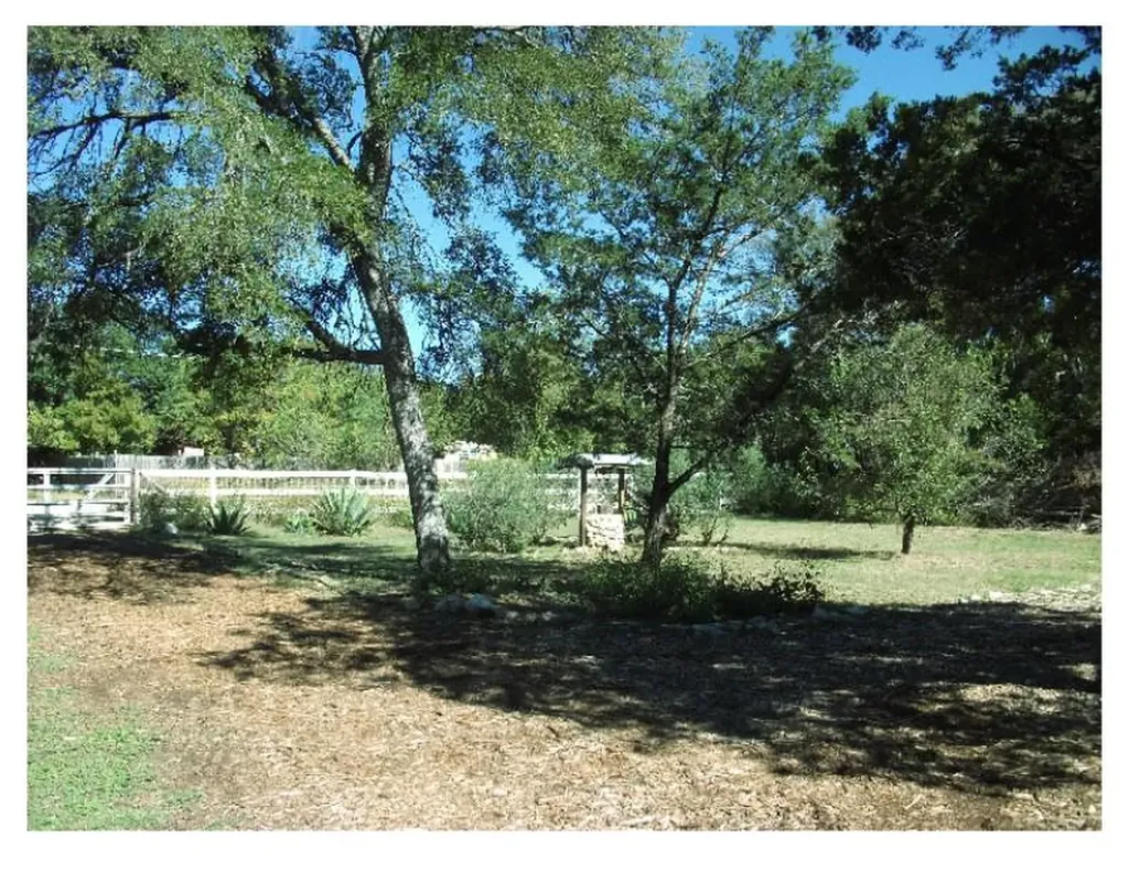 18201 Gregg Bluff Road Jonestown TX 78645