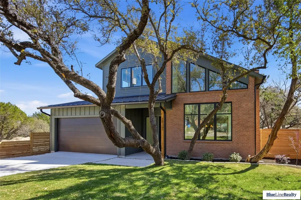 18305 Lake Oaks Drive Jonestown TX 78645