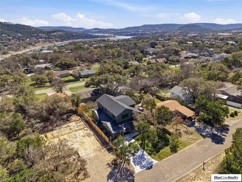 18305 Lake Oaks Drive Jonestown TX 78645