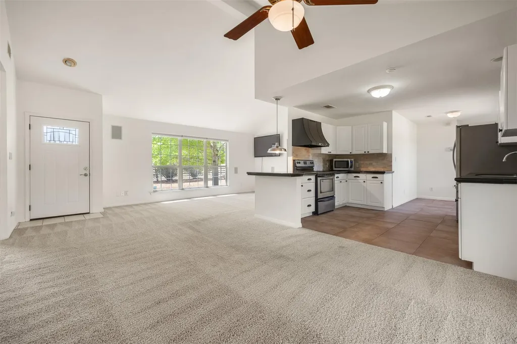 11929 Fitzhugh Corners Dripping Springs TX 78620