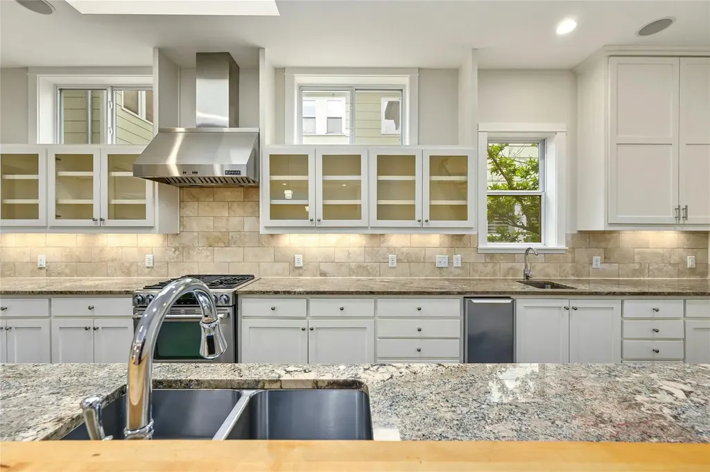1205 Norwalk Lane Austin TX 78703