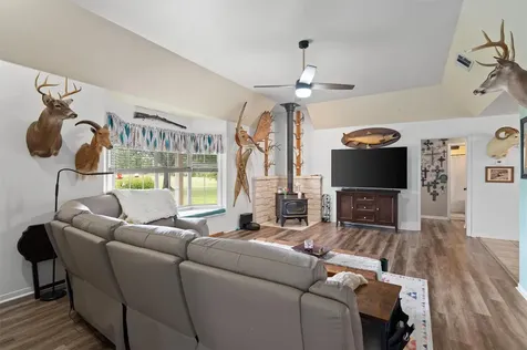 1172 County Road 418 Thorndale TX 76577