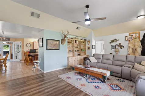 1172 County Road 418 Thorndale TX 76577