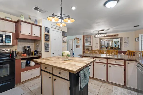 1172 County Road 418 Thorndale TX 76577