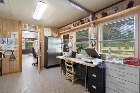 1172 County Road 418 Thorndale TX 76577