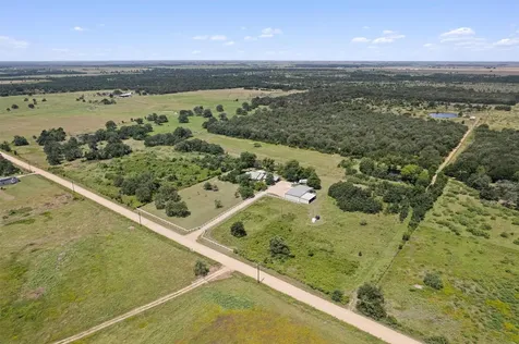 1172 County Road 418 Thorndale TX 76577