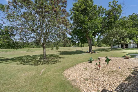 1172 County Road 418 Thorndale TX 76577