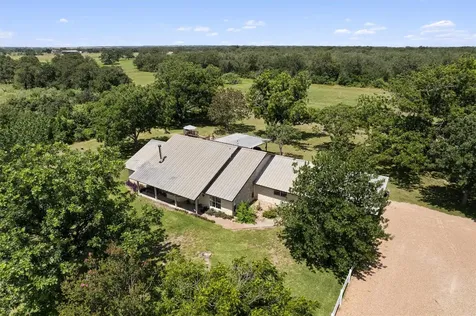 1172 County Road 418 Thorndale TX 76577